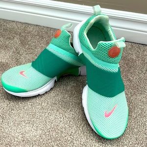Women’s Nike Zoom Slip on running shoes